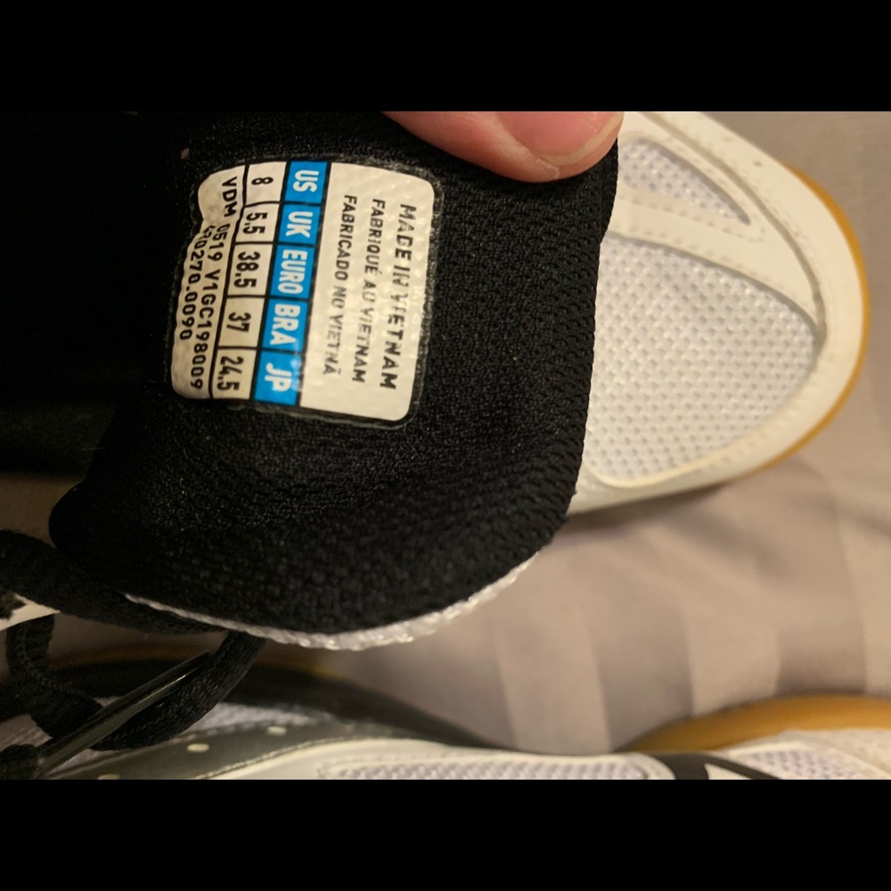 Mizuno Volleyball Court Shoes